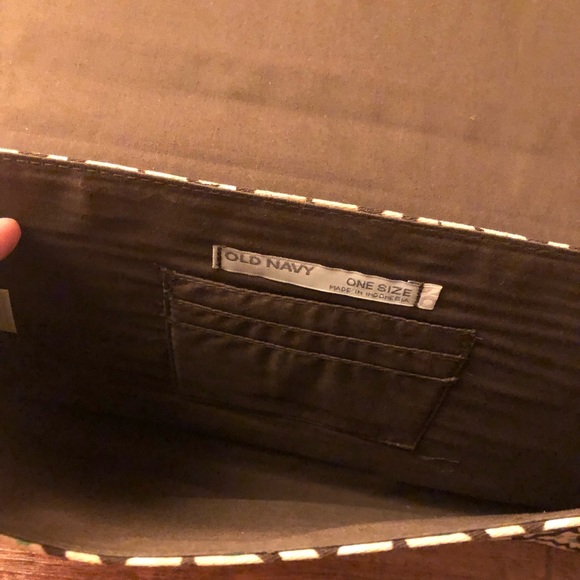 Old Navy Floral Print Envelope Clutch - Picture 3 of 4